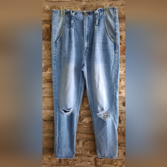 KanCan Denim - Kancan Light Wash Distressed Denim Blue Jeans Trashbag Style High-Rise Sz 9/28